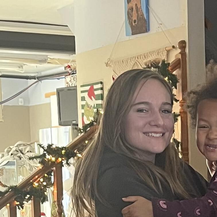 An experienced babysitter looking for jobs in Olds Alberta
