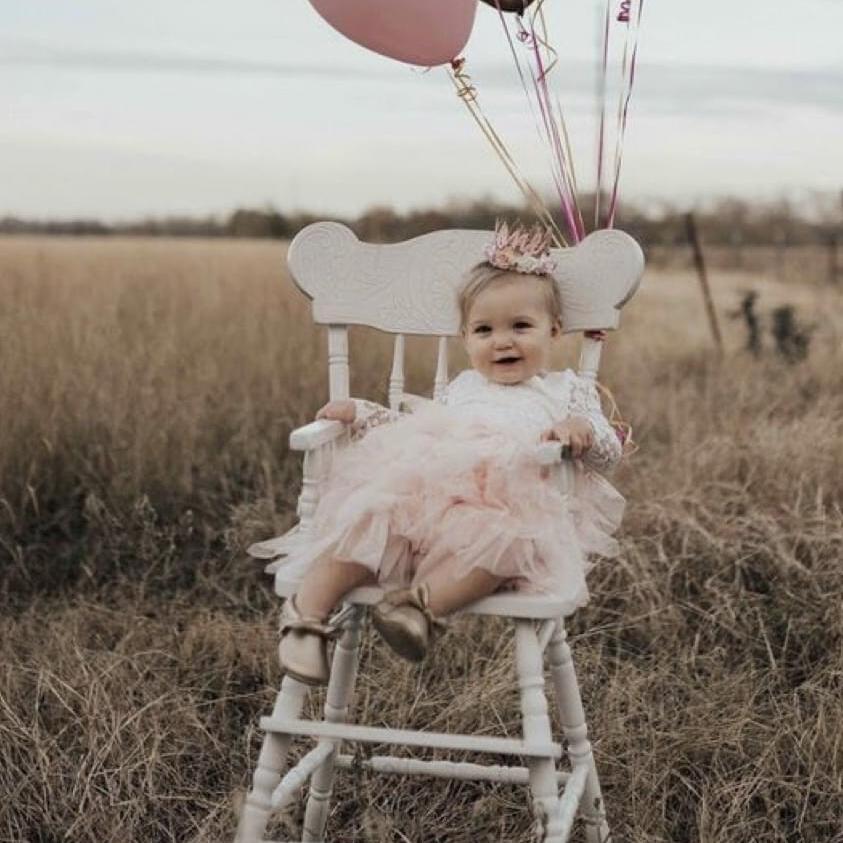 Looking for part time childcare and light housework for our one year old daughter in Elora :)