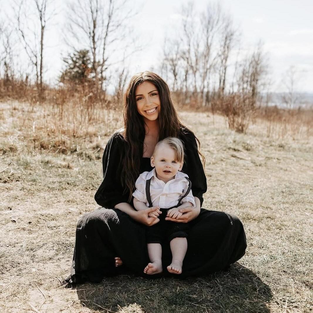 Caring nannie, can offer background check, and refrences. Looking for a family open to me bringing my two year old son ❤️