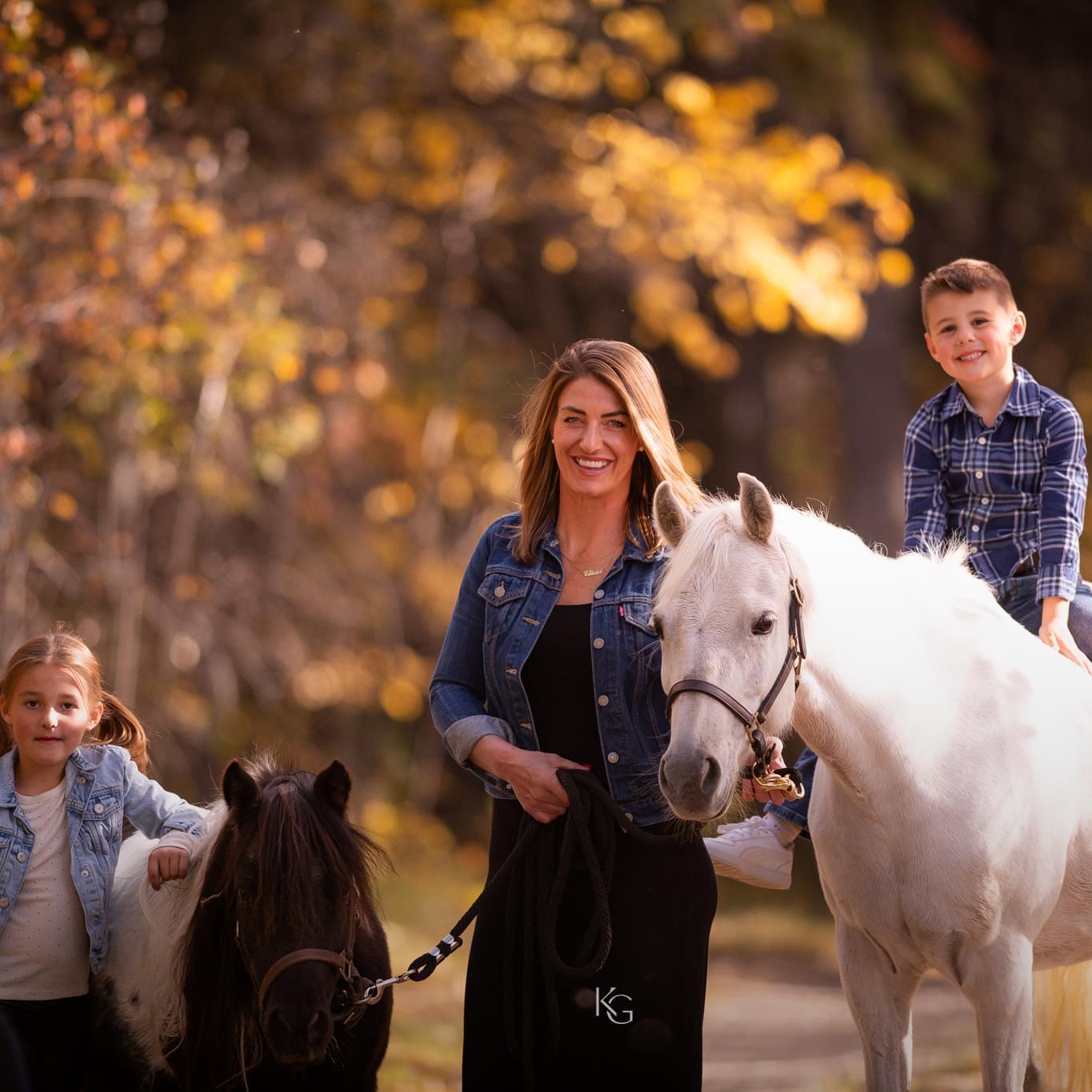 Excellent Canadian nanny job on a horse farm. Available today, lots of travel opportunity!