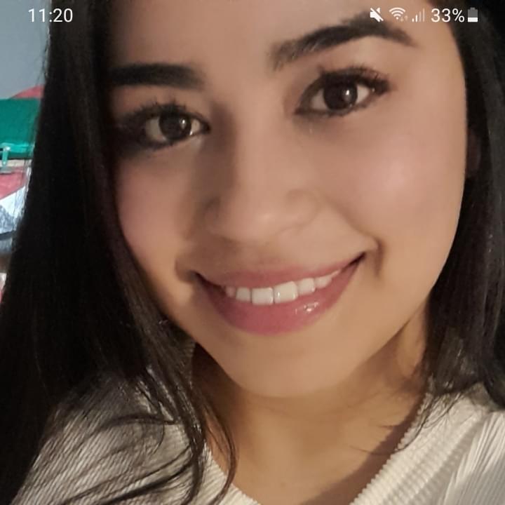 Bonjour, je m'appelle Sandra, j'ai 24 ans.
Et j'habite dans le nord de Montréal