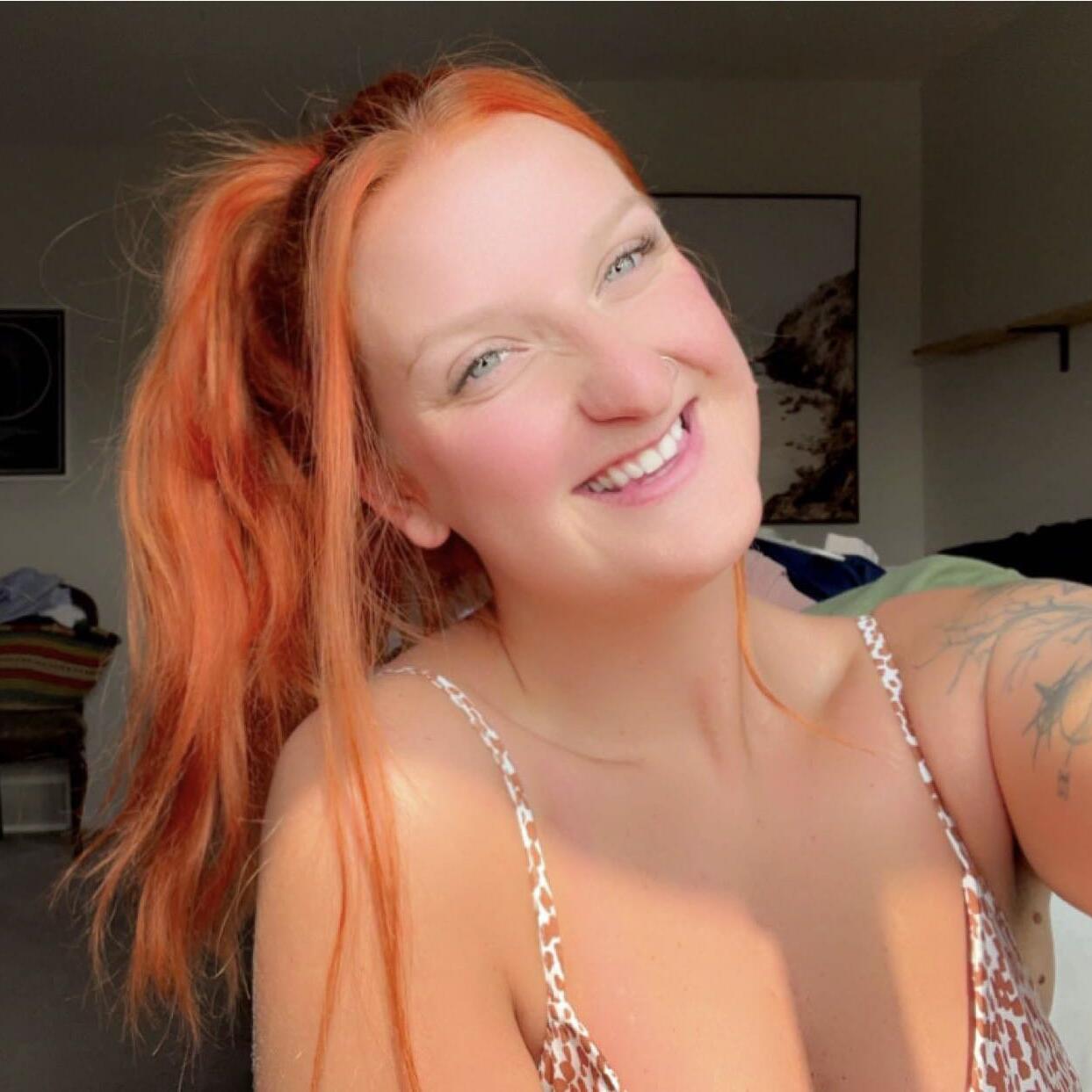 Hello my name is Sarah I am an outgoing enthusiastic 28 year old women with a lot of experience! can't wait to meet you