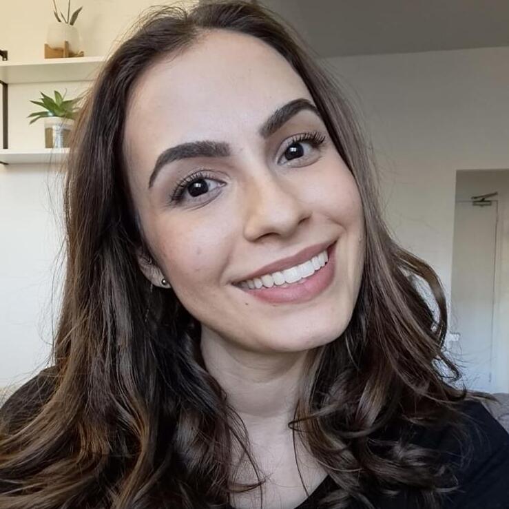 Nurse currently SAHM looking to help a family in the evenings