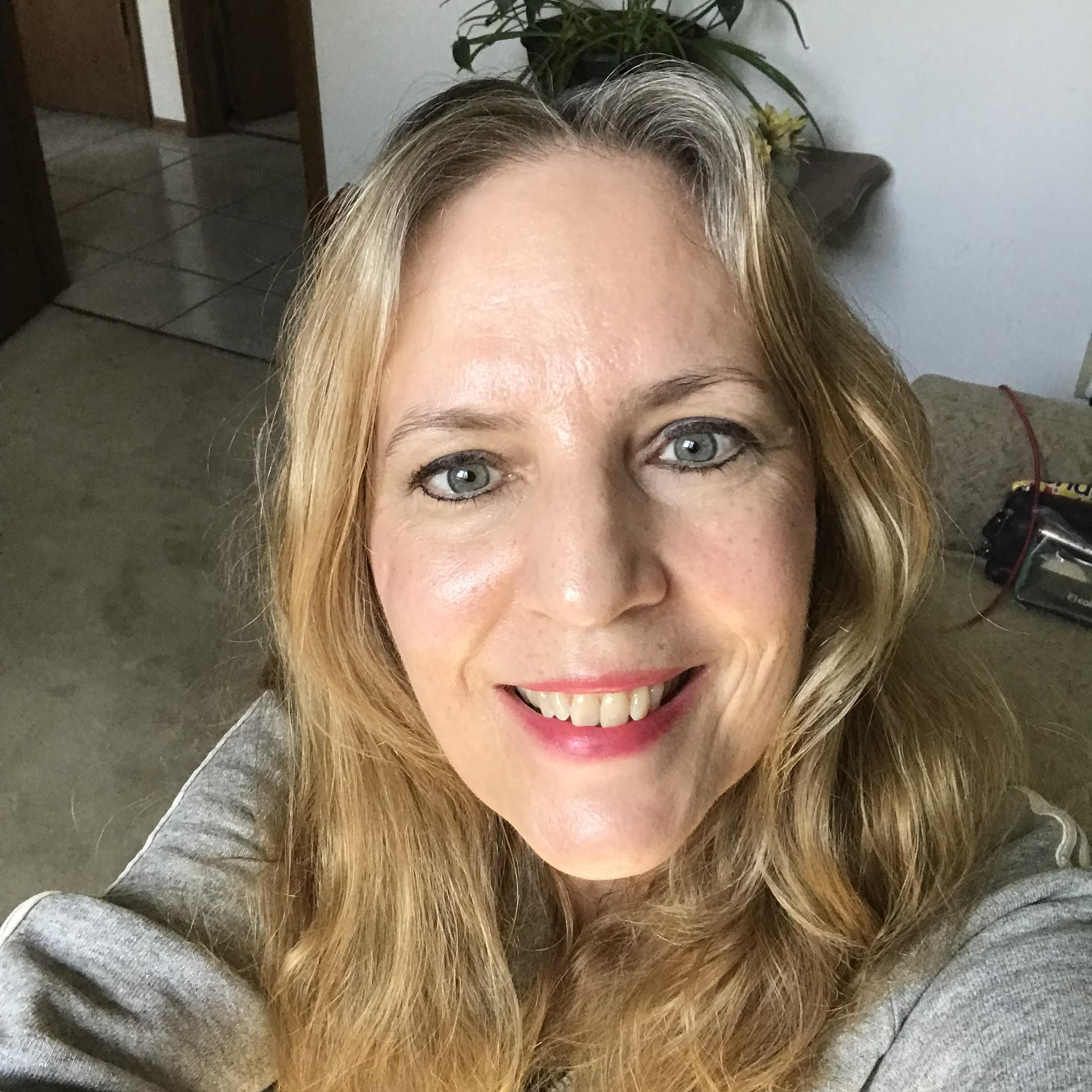 Caring nanny, fun loves children