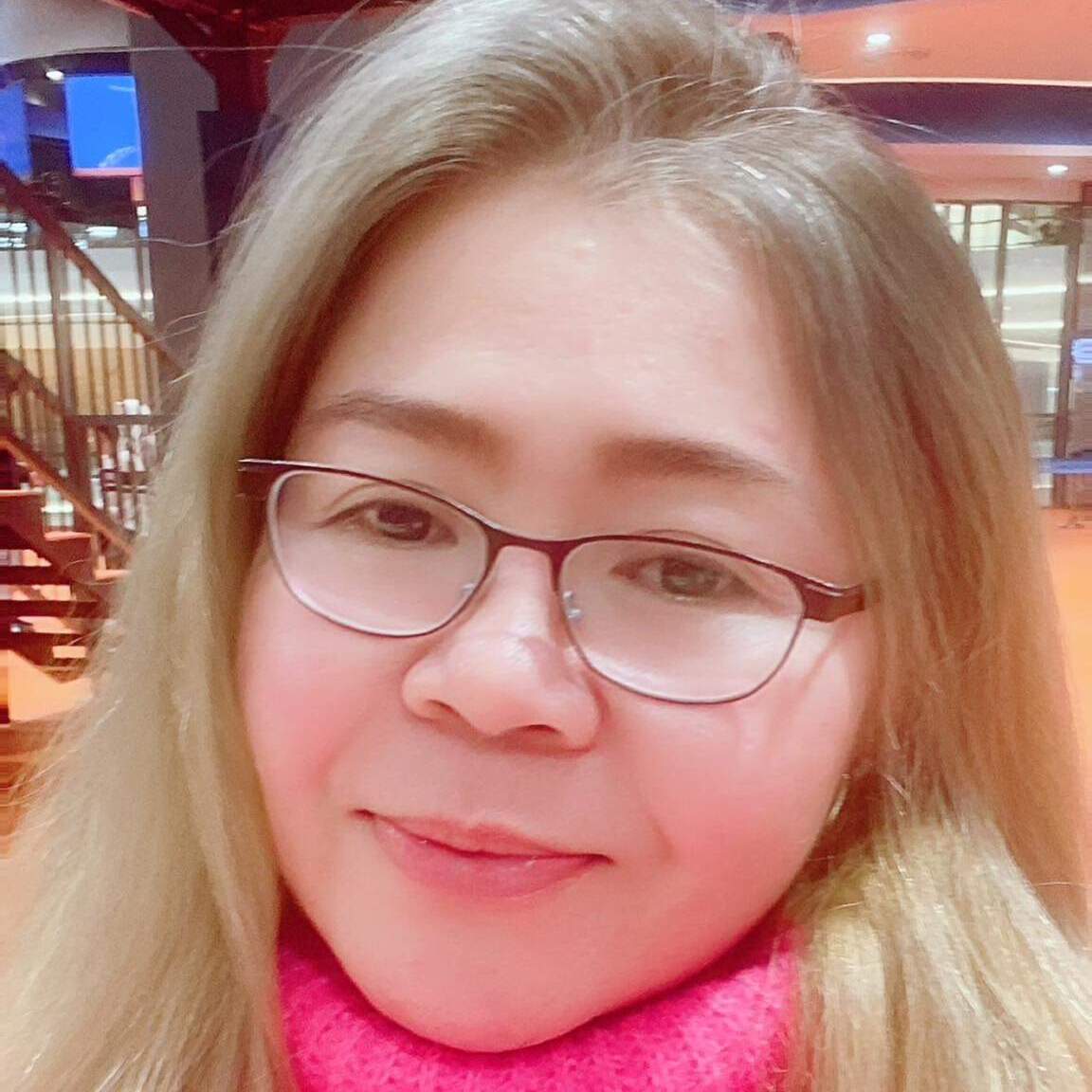 Experienced Nanny in Calgary, Alberta $20/hr Fun & Loving Care.