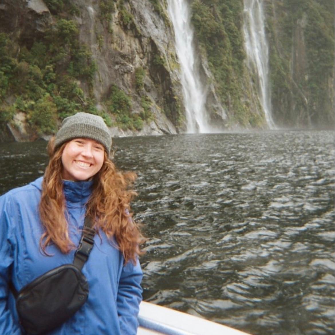 Hello! My name is Kelly and I am looking for full time nannying work for the next few months!
