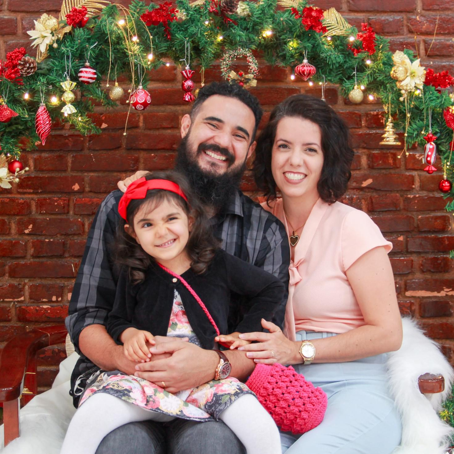 Dear Family. I'm looking for a family who can apply for a caregiver program in Canada that I can bring my family with me.