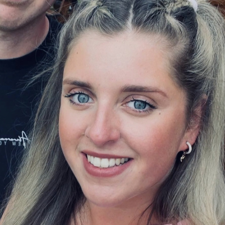 I’m Rachel Graham from Northern Ireland. I’ve worked in childcare for over 5 years and I’m skilled in managing tasks!