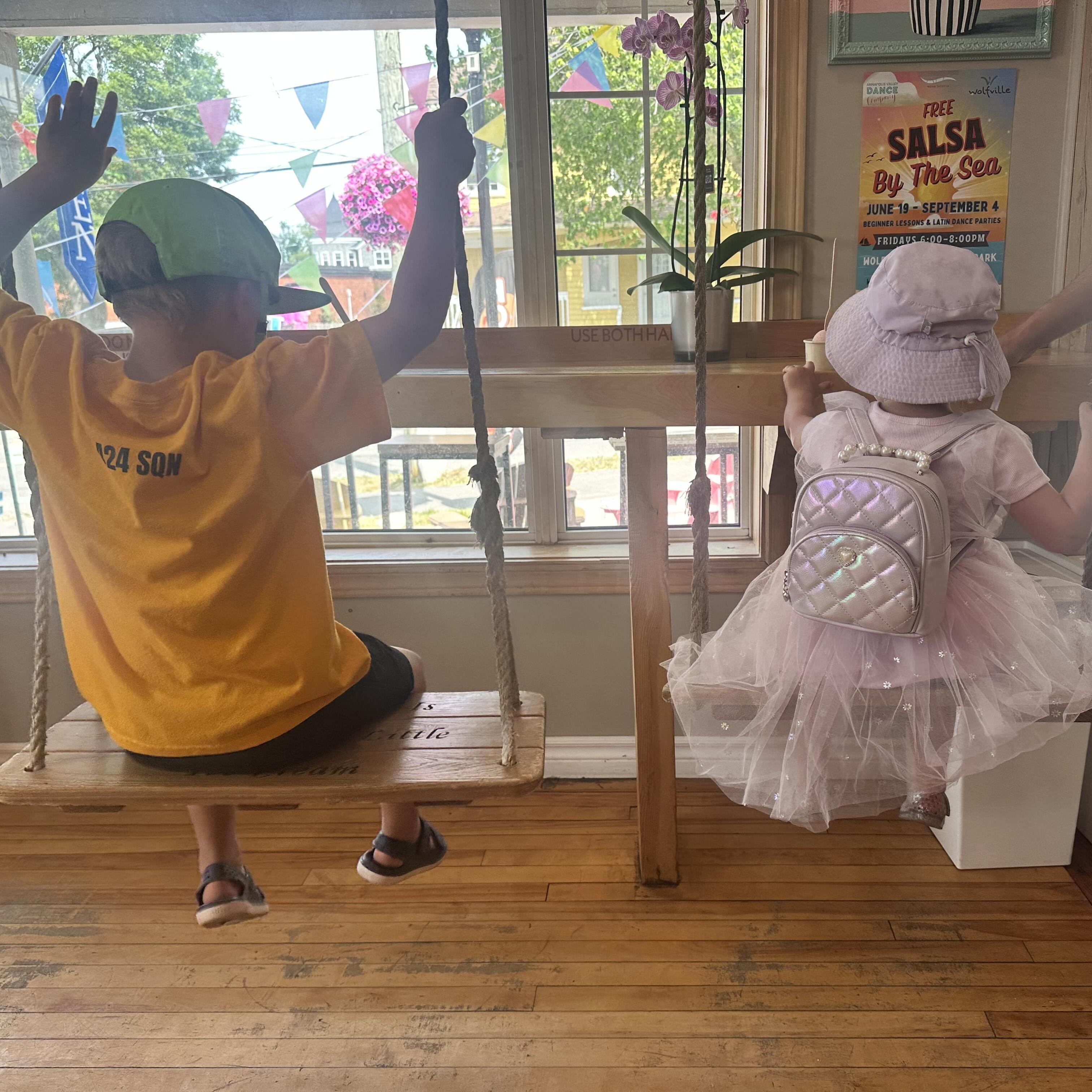 Exciting Nanny Opportunity in Trenton, Ontario - $18.00 per Hour for Loving Family!