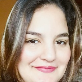 Hi I'm Souhaila I'm having bright smile, Great personality very honest, Probability