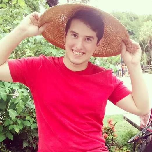 Brazilian "manny" looking for a job with sponsorship