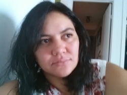 My name is carolina iam 34 years old