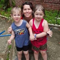 Active nanny with experience in multiple countries.