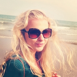 Bonjour je m'appelle zuzanna et j'ai 21ans