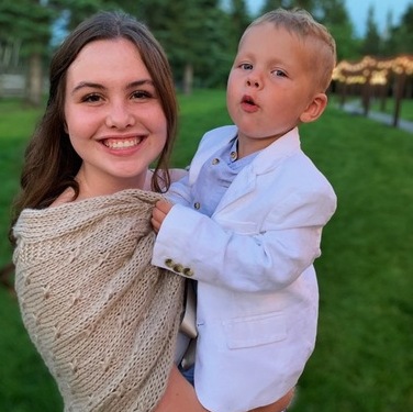 my name is sarah dodds! I offer pretty much anything under the sun that pertains to children/house keeping.