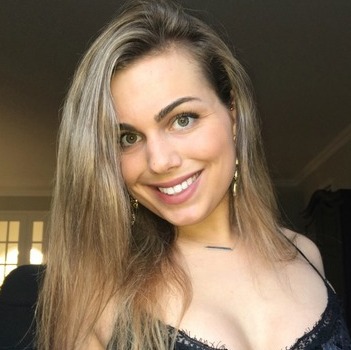 Excellent and Experienced Nanny Available in London ASAP